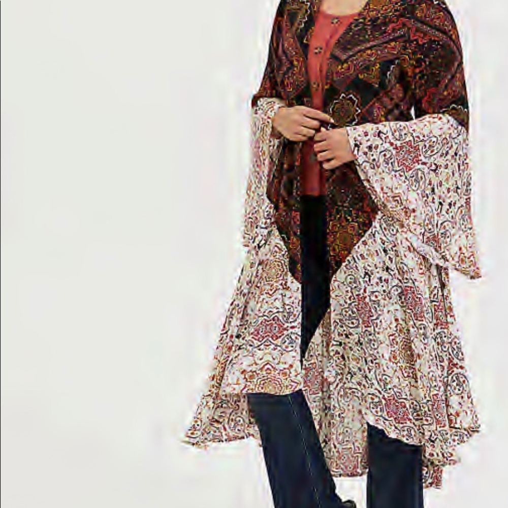 Torrid Bell Sleeve Kimono size 0 NWT